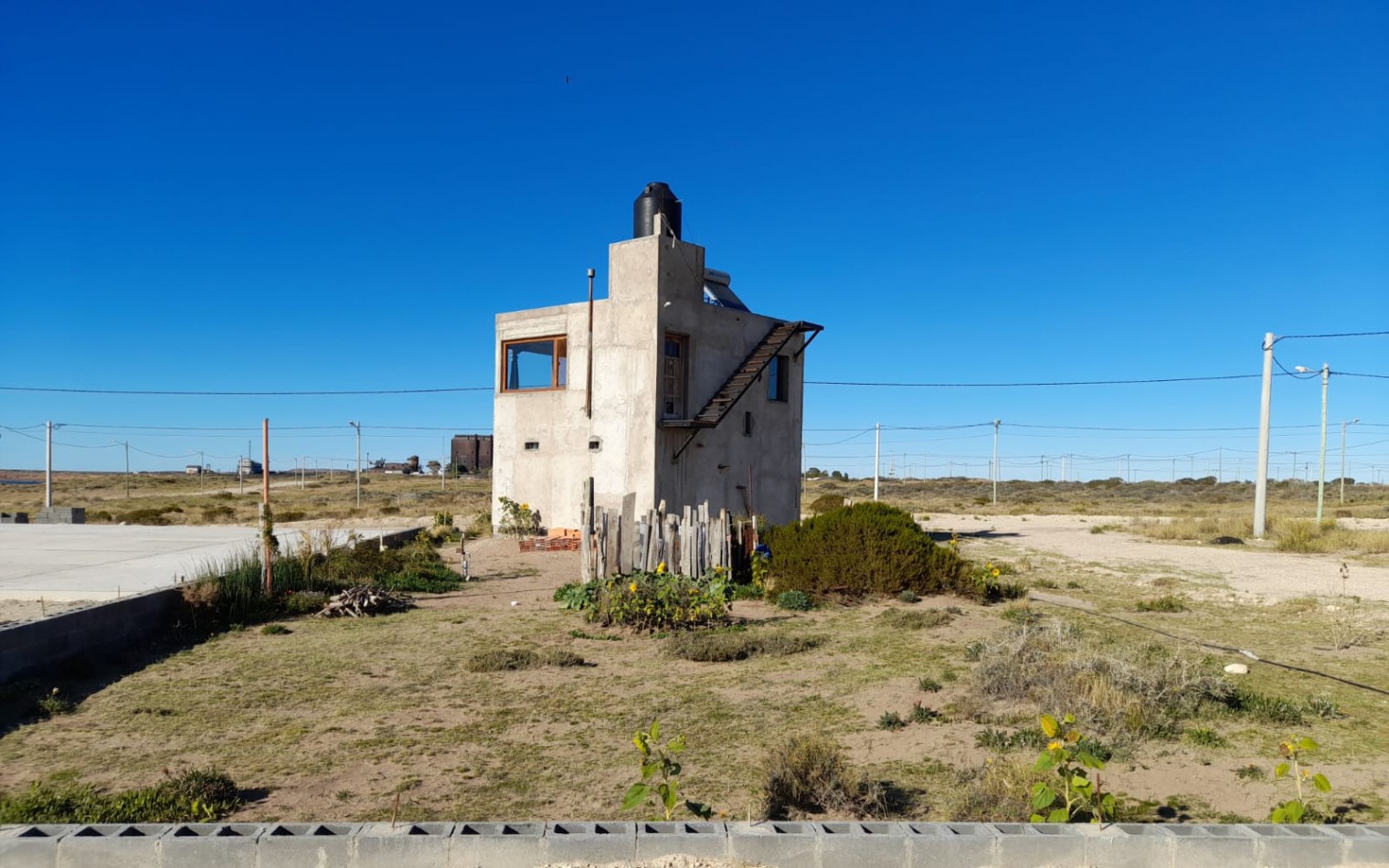 CASA A LA VENTA EN COSTA DORADA A CERACANIA DEL PUERTO PUENTA COLORADA